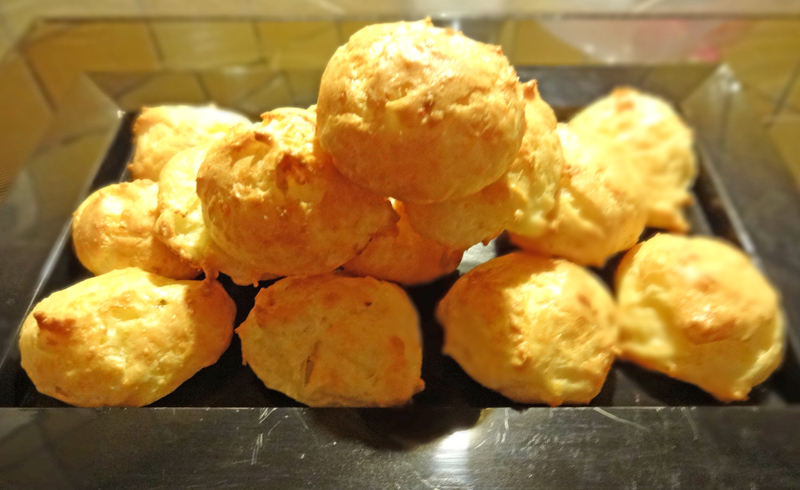 Gougères au fromage et aux oignons